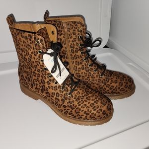 NWT TIME AND TRU LEOPARD PRINT COMBAT BOOT SZ 11